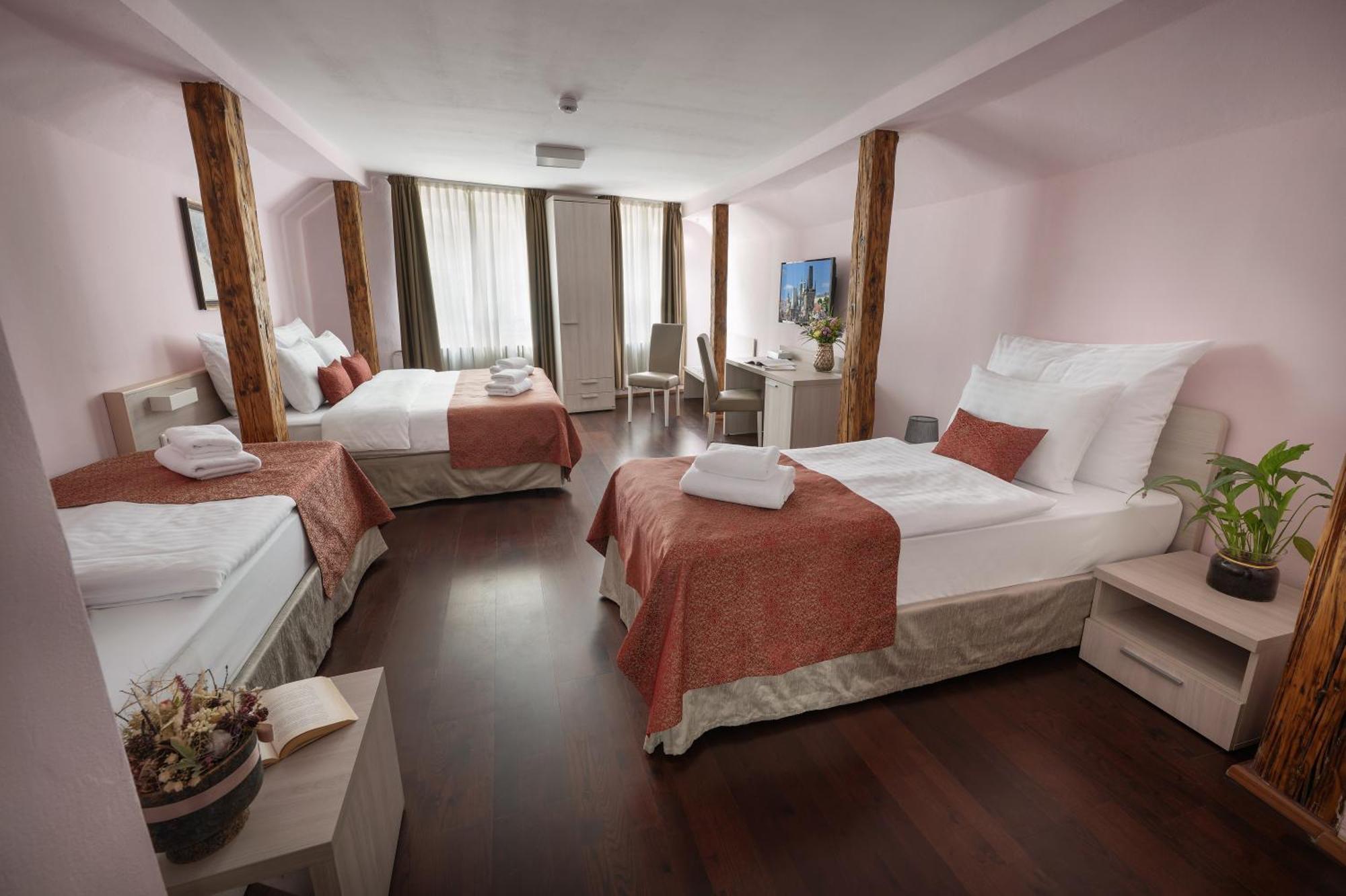 Boutique By Little King 3*