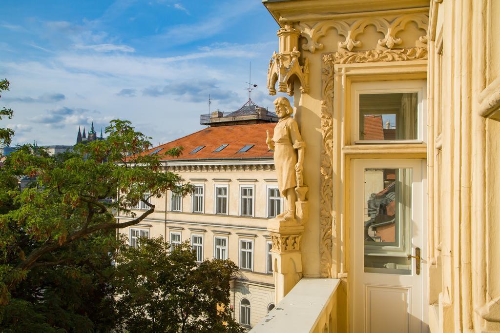 Luxury D22 Prag