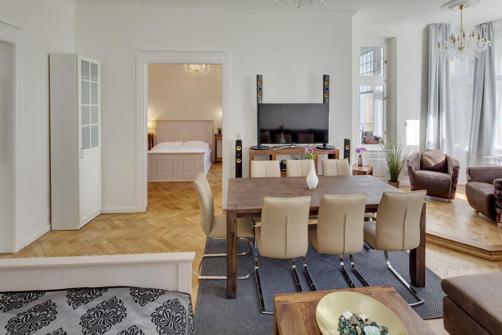 Old Town Square Lejlighedshotel 4*