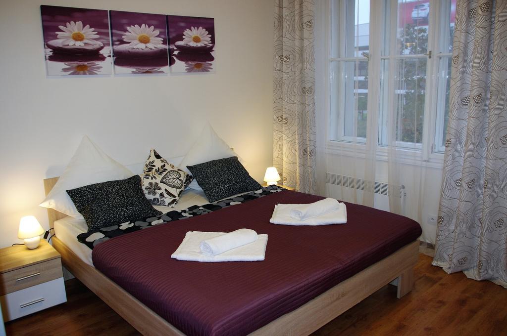 Apartment Spacious View Prag