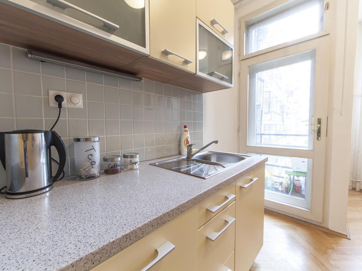 Modern Dlouha Apartment