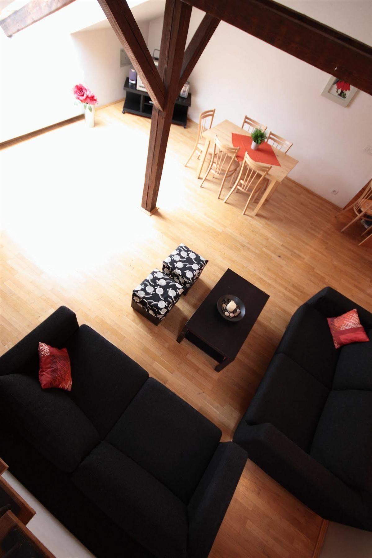 Leo Old Town Apartment *