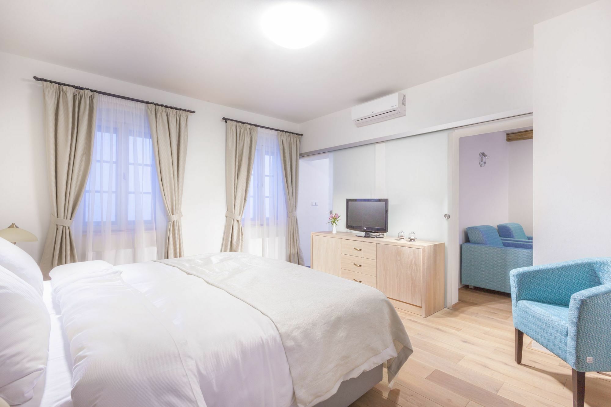 Hotel At The White Lily Prag