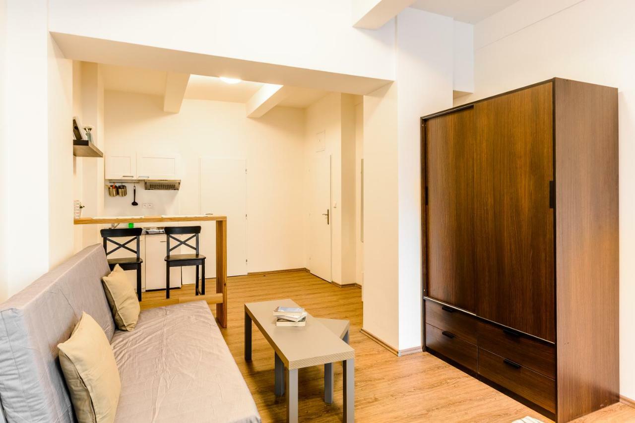 Zizkov Cosy Lägenhet