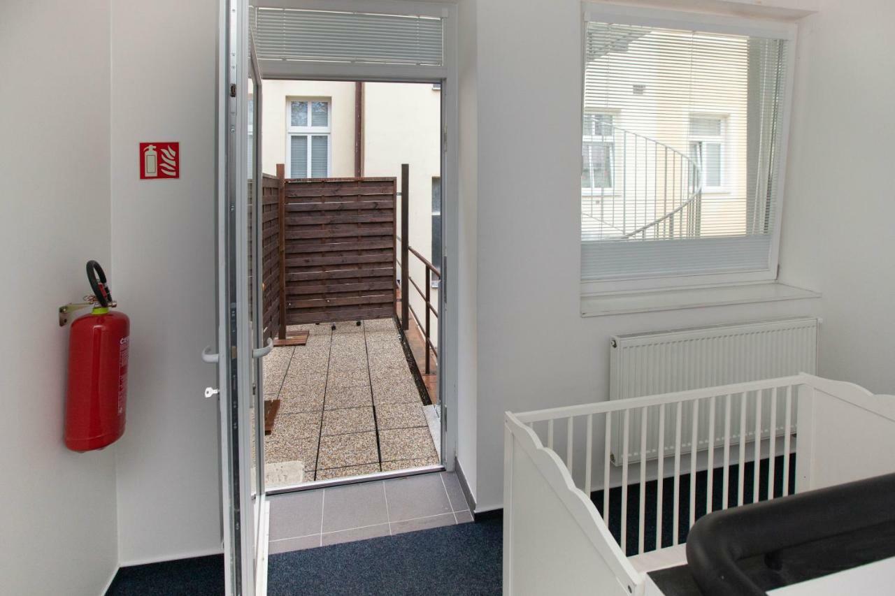 Zizkov Cosy Lägenhet *