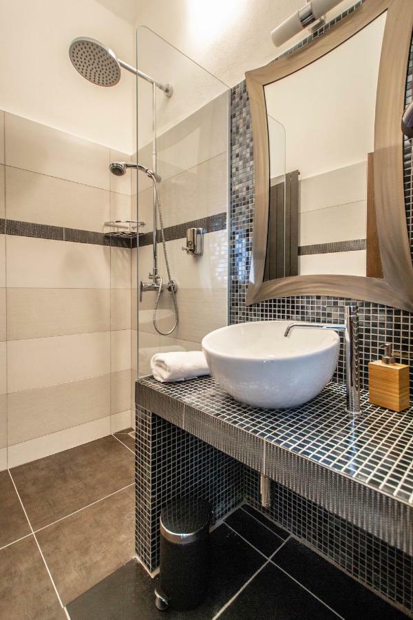 Apartment Stylish Close To Eden Garden Prag