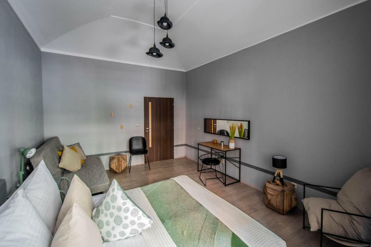 Stylish Close To Eden Garden Apartment Prag