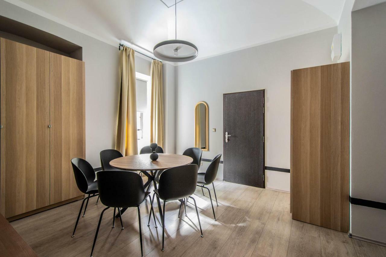 Apartment Stylish Close To Eden Garden Prag