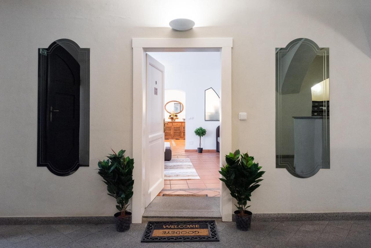 Unique Experience - Charles Bridge Apartment Prag