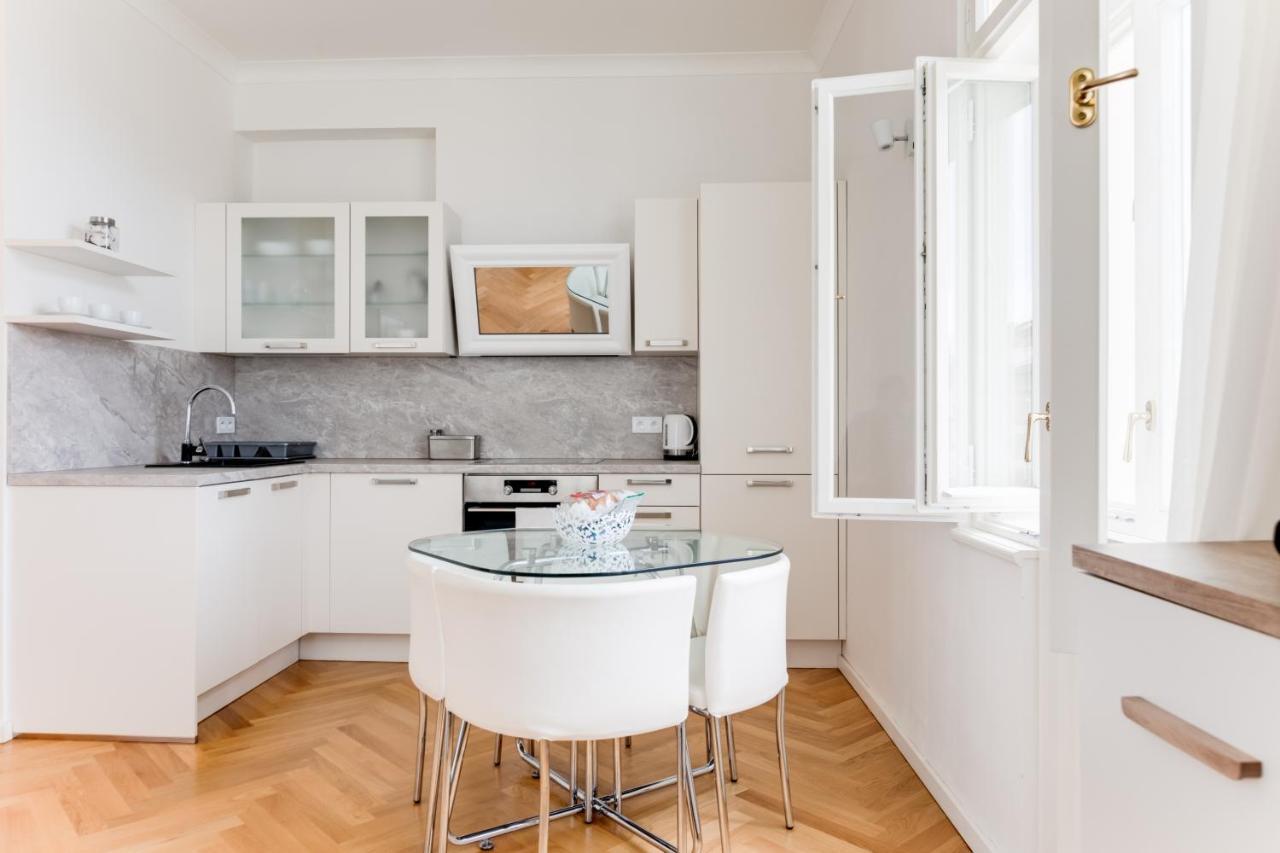 Apartment Friendly In Prag