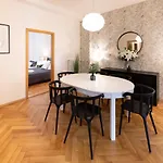 Luxury Apartment In Prime Location
