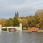 Houseboat Ginger Prague
