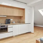 Bright Apartment In New Town By Prague Days