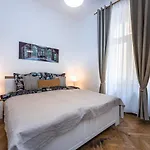 Tynska Ulicka Apartment
