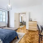 Old Town 2 Bdr Apartment, Free Coffee