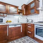 Old Town 2 Bdr Apartment, Free Coffee