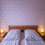 Costas Apartments