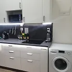 Světlý prostorný byt v Karlíně