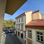 Modern Apartment Krymska & Francouzska Street