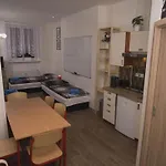 School Apartment - Your Unique Place In Prague By Metro Vysehrad