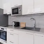 Luminous Apartment For 2 Near Wenceslas Square By Prague Days