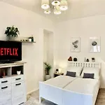 Gallys Apartment Lounge