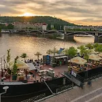 Cozy Homestay At Prague Main Station