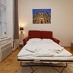 Peter\'S Tower Apartments