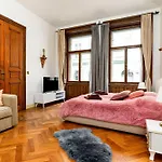 Imperial Deluxe Suite