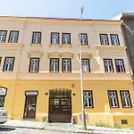 Nice Room With Double Bed In Zizkov - Shared Bathroom