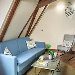 3 Epoques Apartments By Adrez