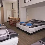 School Apartment - Your Unique Place In Prague By Metro Vysehrad