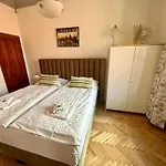 Historic Centre Apartments VIII