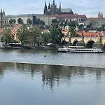 Old Town Herberghaus, 250M To Charles Bridge