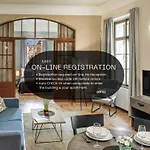 3 Epoques Apartments By Adrez