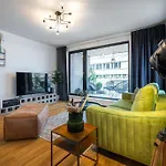 Apartment Invalidovna With Free Parking