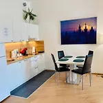 Maria Apartments - Free Parking