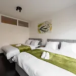 Spacious Apartments Near Karlin Square