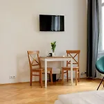 Cosy Central Apartment In Zizkov