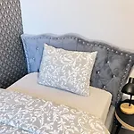 Cozy Studio Near City