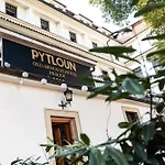 Pytloun Old Armoury Hotel Prague
