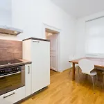 Modern apartment Ve Smeckach 7