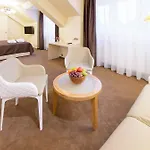 Mysterius Hotel Carnival