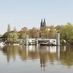 Exclusive Houseboats At Smichov