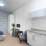 Quiet Apartment In The Heart Of Old Town Centre