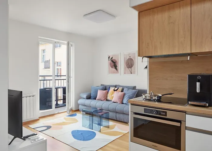 Bright Apartment In New Town By Prague Days