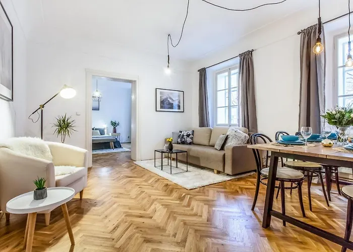 Old Town 2 Bdr Apartment, Free Coffee