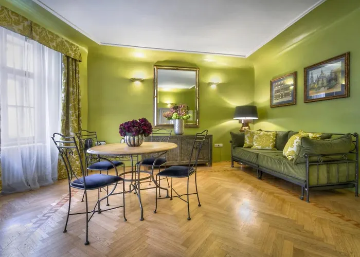 Black Star Suites