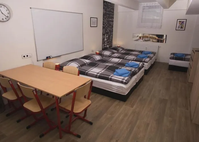 School Apartment - Your Unique Place In Prague By Metro Vysehrad