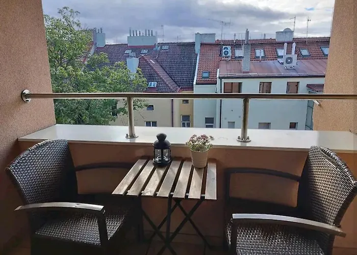 Cozy Rooftop With Balcony